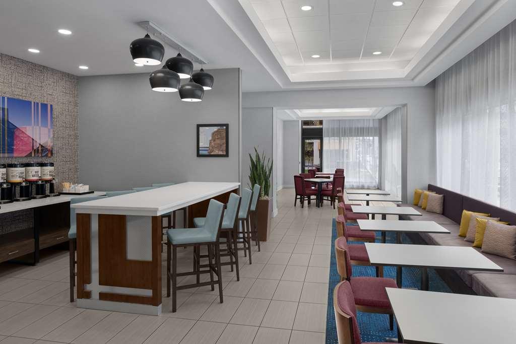 Hampton Inn Cleveland-Downtown Étterem fotó