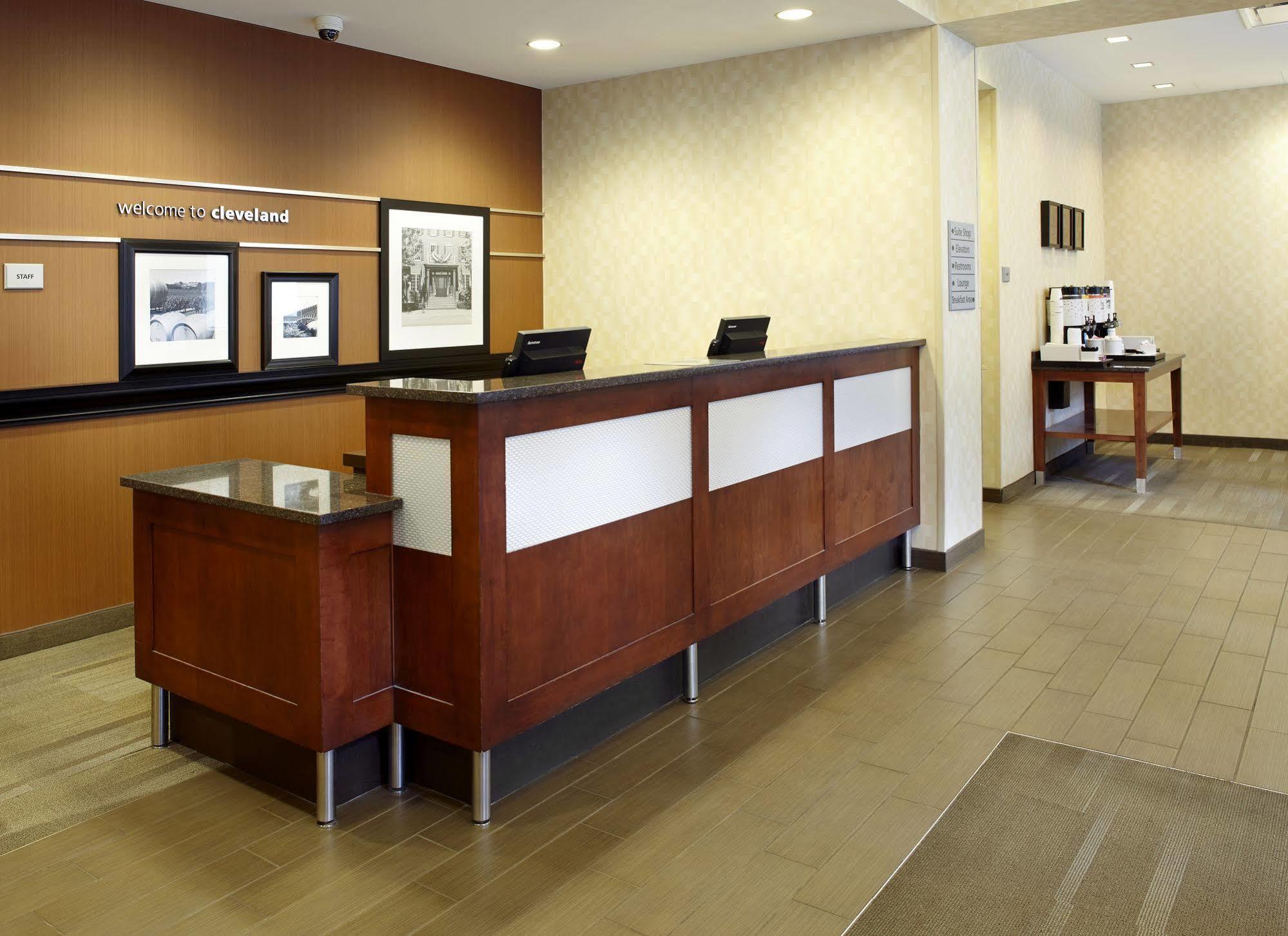 Hampton Inn Cleveland-Downtown Kültér fotó